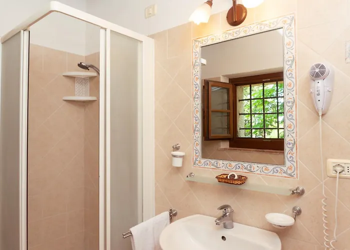 مزرعة للإقامة Borgo Rapale