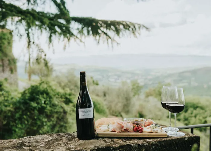 Borgo مزرعة للإقامة Rapale